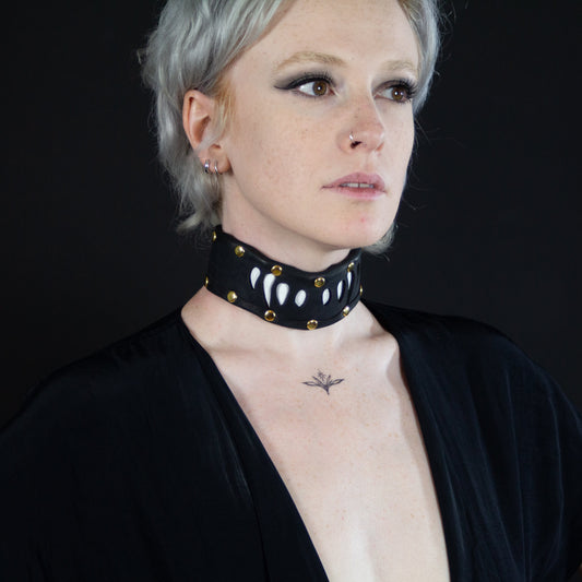 Vampire Teeth Collar